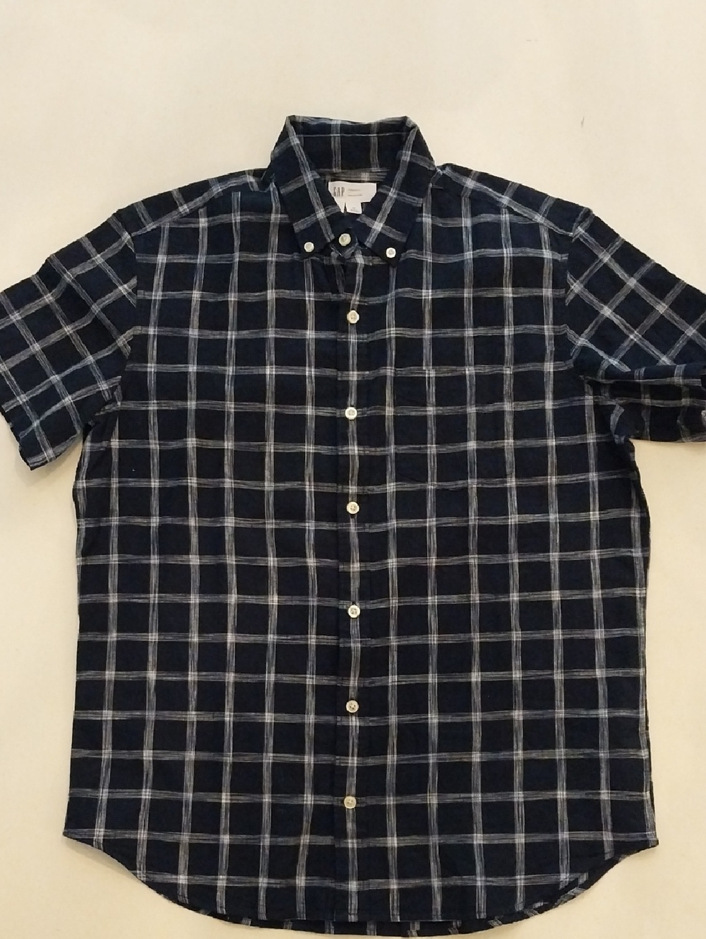 GAP Men’s Navy and White Plaid Short Sleeve Button-Down Shirt